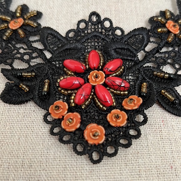 Beautiful Lace Embellished Appliqué - Picture 6 of 6